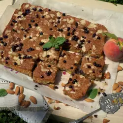 Бейкуел кейк с праскови и боровинки