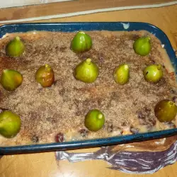 Бърза бисквитена торта със сладко от смокини