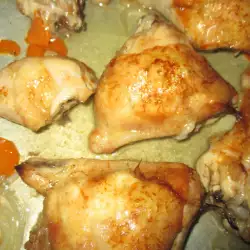 Печени пилешки бутчета с бира и моркови