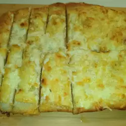 Чеснова питка с 3 вида сирене