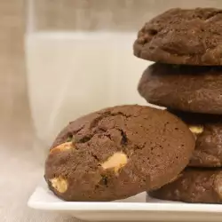 Мега шоколадови бисквити с орехи