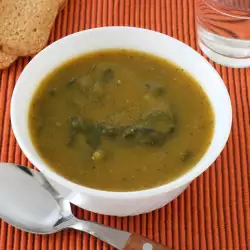 Супа от агнешки главички със спанак