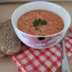 Доматена супа с фиде и чушки