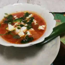 Доматена супа с киноа и сирене