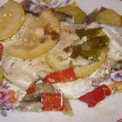 Дунавска риба със сос и зеленчуци във фолио