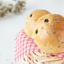 Чеснови хлебчета с маслини и пармезан
