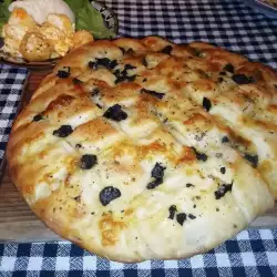 Ароматен хляб с моцарела и маслини