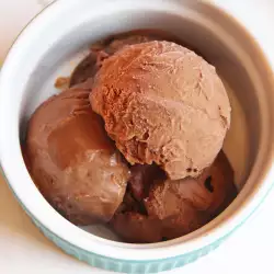 Суров шоколадов сладолед