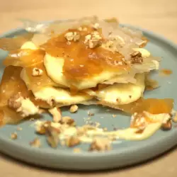 Хрупкав десерт с яйчен крем