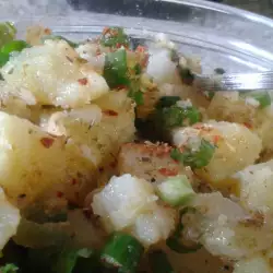 Пикантна картофена салата със самардала