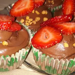 Кексчета с шоколадова глазура и ягоди