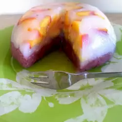 Желиран десерт с ягоди и череши