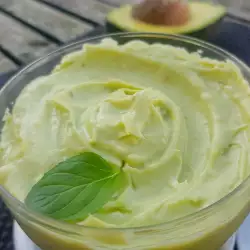 Десертен крем от авокадо