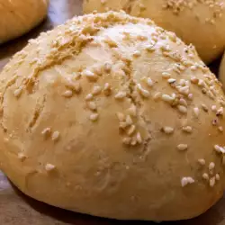 Пухкави хлебчета с 2 вида брашно