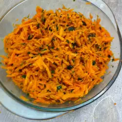 Морковена салата с ментово песто