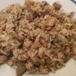 Ориз с гъби и пилешки дробчета