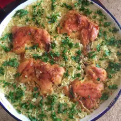 Ориз с пилешки бутчета в млечна марината