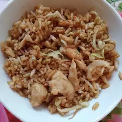Ориз с пиле и соеви кълнове