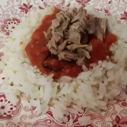 Ориз с испански сос и риба тон