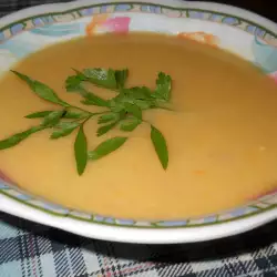 Пасирана зеленчукова супа с кайма