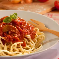 Спагети миланезе