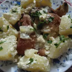 Петровденско пиле с картофи и сметана