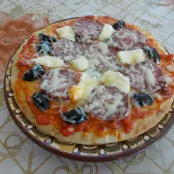 Пица с шпек и маслини