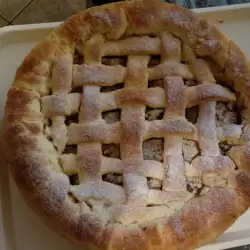 Пирог със сладко от вишни и орехи