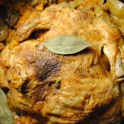 Пиле с картофи и гъби в гювеч