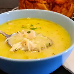 Гъста пилешка супа с праз и пащърнак