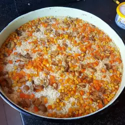 Постен ориз с гъби и моркови
