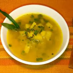 Постна лучена супа със салвия и естрагон