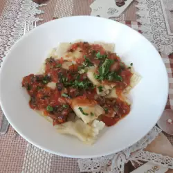 Равиоли с доматен сос