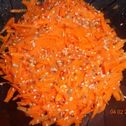 Салата от моркови и семена
