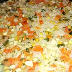 Шарен ориз със зеленчуци на фурна