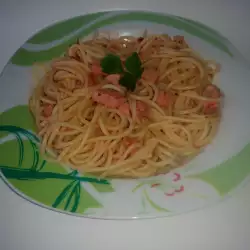 Спагети с телешки салам