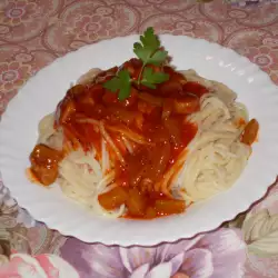 Спагети с месо и тиквички