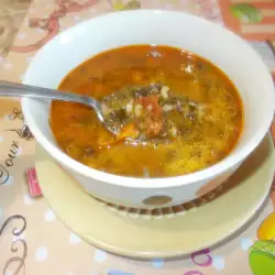 Спаначена супа с ориз, булгур и домати