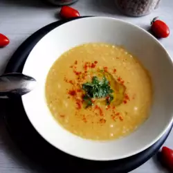 Кремообразна супа с нахут и ечемик