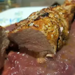 Свинска рибица със сос от ябълки и червено вино