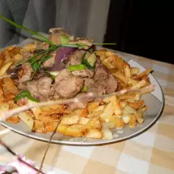 Свинско на тиган с пържени картофки
