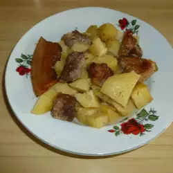 Пържено свинско с картофи