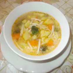 Здравословна супа от тиквички и броколи