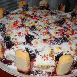Торта с готови блатове, плодове и къпиново сладко