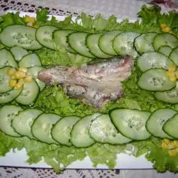 Зелена салата със сардина