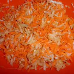 Зимна салата от ряпа и моркови