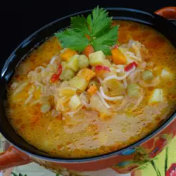 Нискокалорична зеленчукова супа за пречистване и топене на мазнини