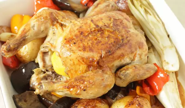 Печено пиле със средиземноморски зеленчуци