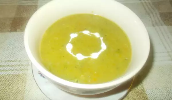 Бърза и вкусна супа с тиквички