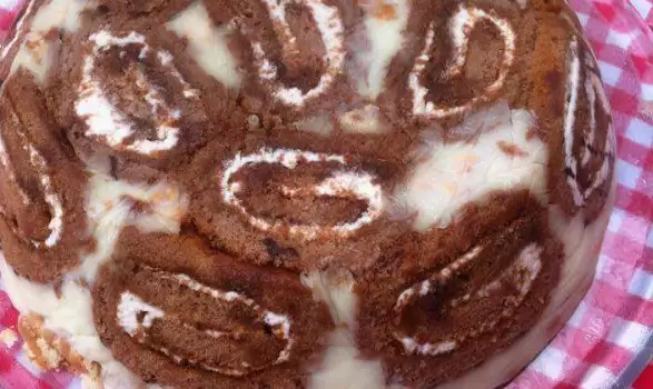 Бисквитена торта с руло